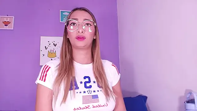 Emma96_hot – webcam model profile photo Image 12