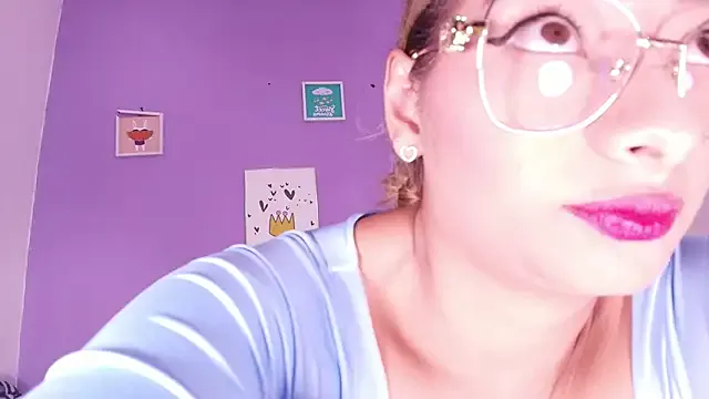 Emma96_hot – webcam model profile photo Image 13