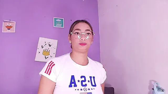 Emma96_hot – webcam model profile photo Image 16