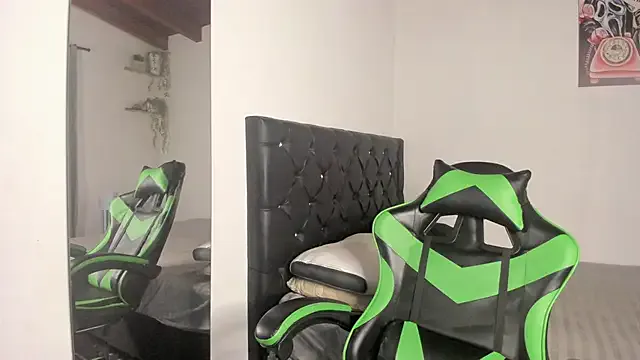 nakedbakers – webcam model profile photo Image 13