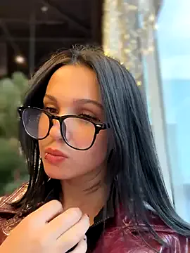 Jessical – webcam model profile photo Image 2