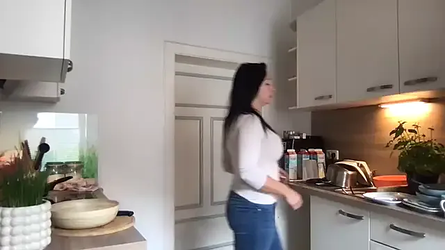 bunnyblondy – webcam model profile photo Image 11