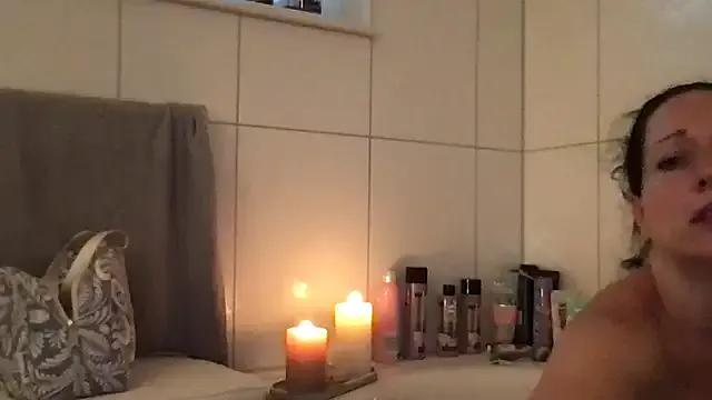 bunnyblondy – webcam model profile photo Image 4