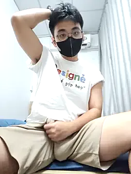 Yui-Ch – webcam model profile photo Image 11