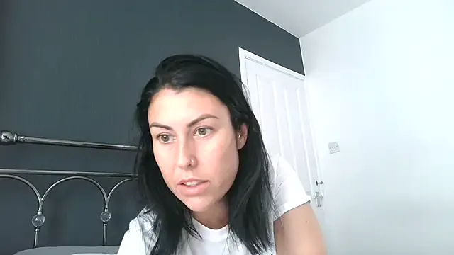 milla_bella – webcam model profile photo Image 10