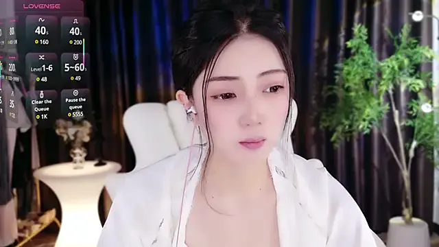 SweetBunnyGF – webcam model profile photo Image 2