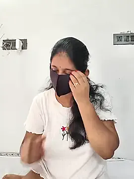 Lady_Liaa – webcam model profile photo Image 11