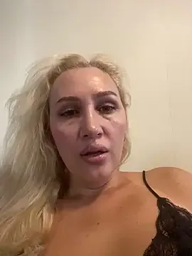 Olivia_11 – webcam model profile photo Image 13