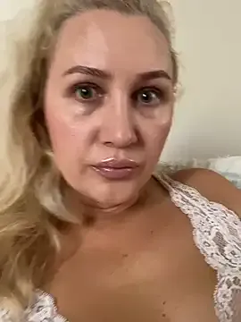 Olivia_11 – webcam model profile photo Image 14