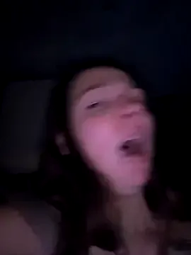 Runarunapi – webcam model profile photo Image 10