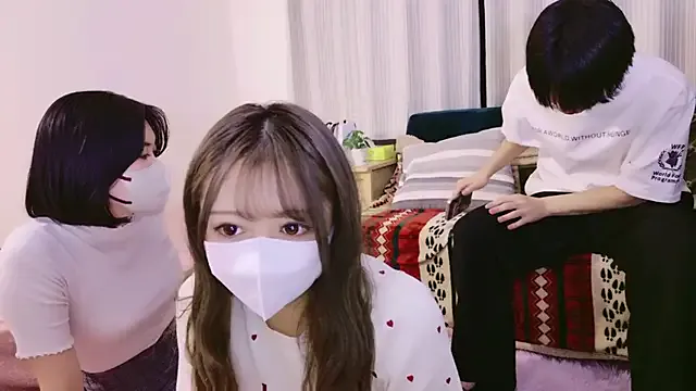 Runarunapi – webcam model profile photo Image 3