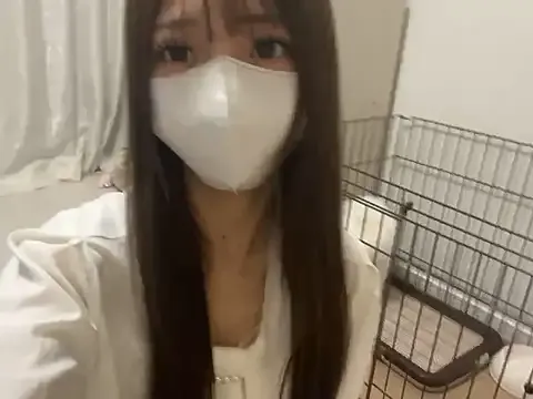 emyii – webcam model profile photo Image 12