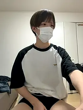 R-bonbon – webcam model profile photo Image 14