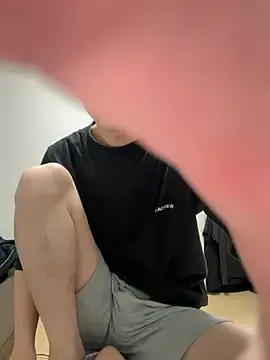 R-bonbon – webcam model profile photo Image 2