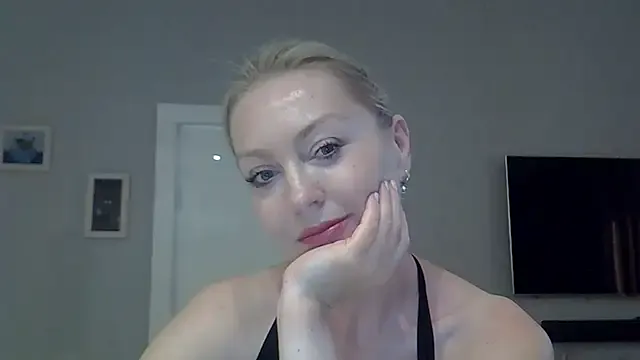 PumaShyXD – webcam model profile photo Image 5