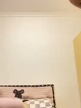 zqyaini – webcam model profile photo